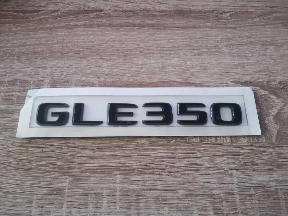 черен надпис Mercedes Benz GLE 350