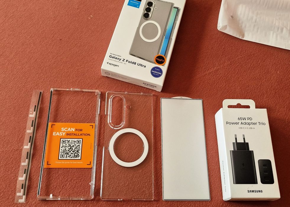 Husa Krystal Cover Samsung Z Fold 8 Ultra. Incarcator original 65W!