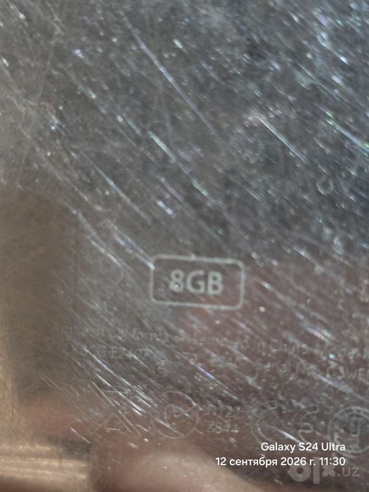 Ipod touch 8gb sotiladi
