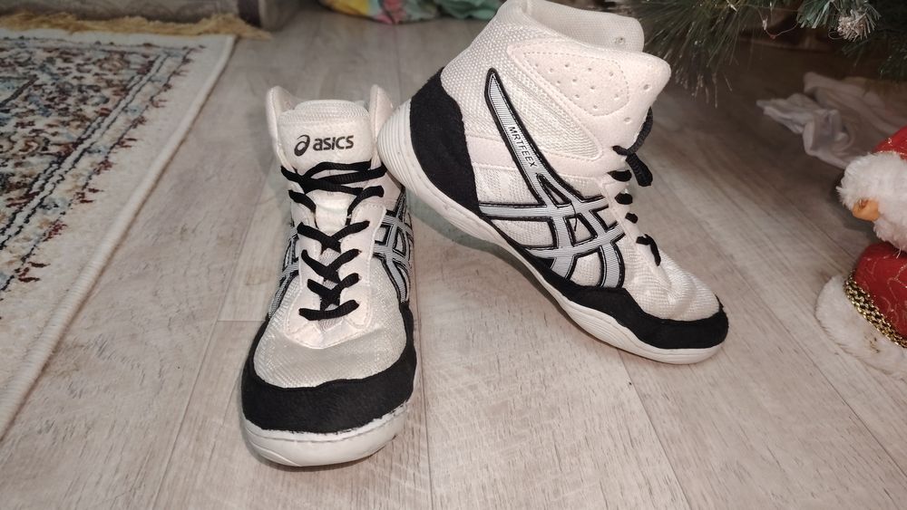 Продам борцовки Asics original