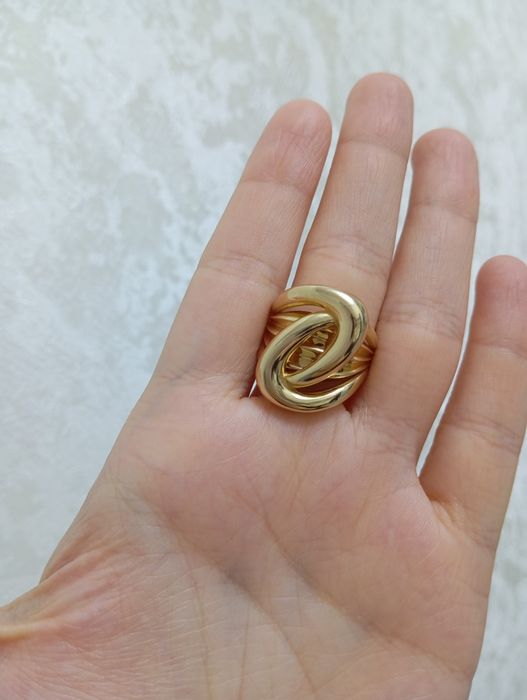 Золотые кольца новые 585 пробы золота