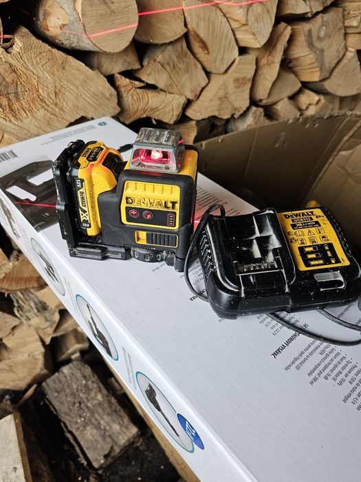 Laser dewalt 2x360 cu lumina roșie