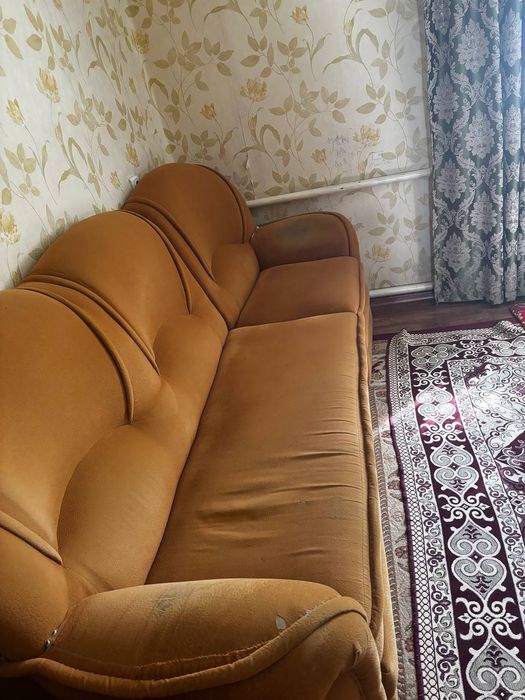 Диван сатылады срочно