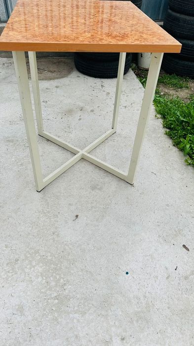 Столик не большой