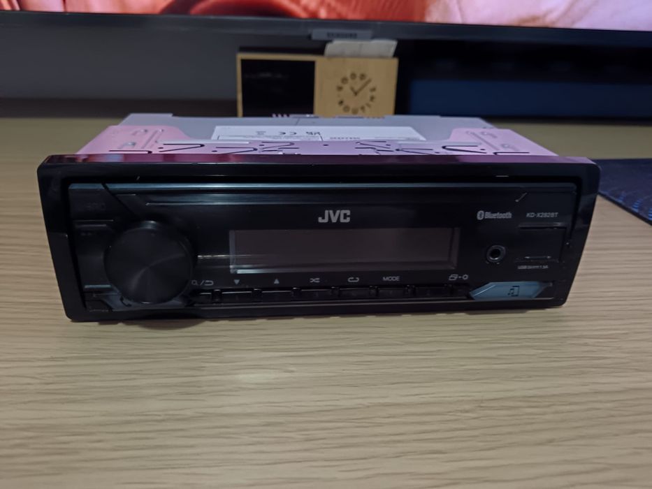 Casetofon auto JVC.