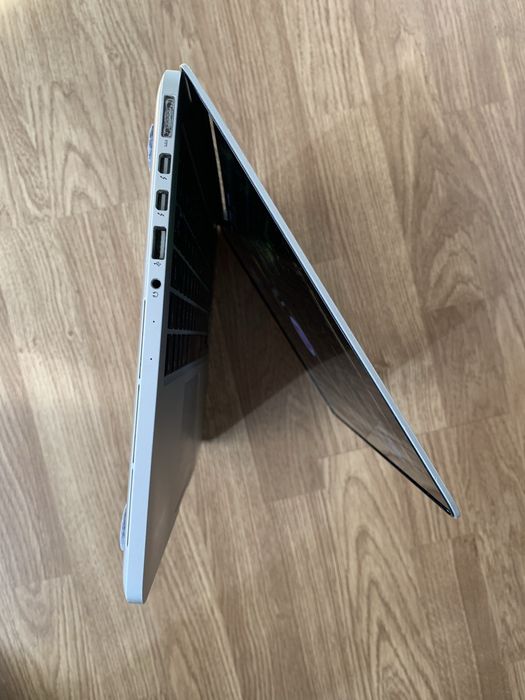 Laptop Apple MacBook Pro Retina intel core i5,8gb ram.Cititi anuntul.