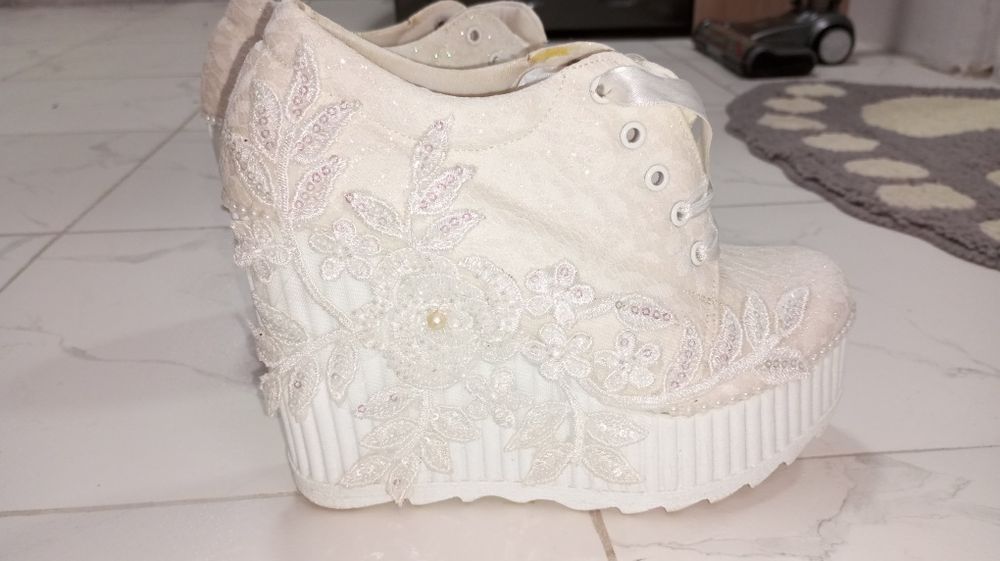 Булчески кецове. Уникални, много удобни и леки обувки.