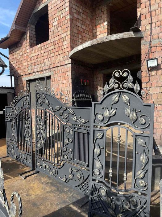 Porți, panouri din fier forjat