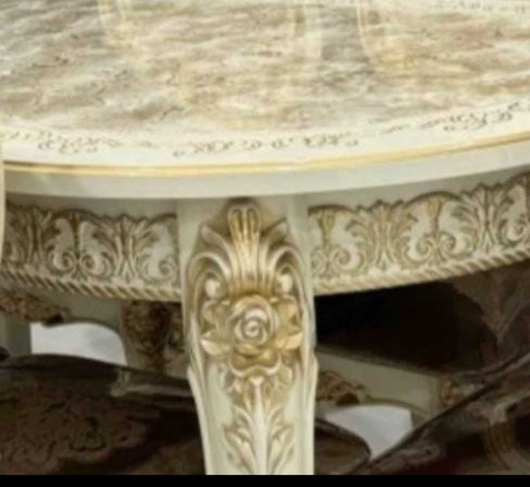 Продам стол 100тысячи