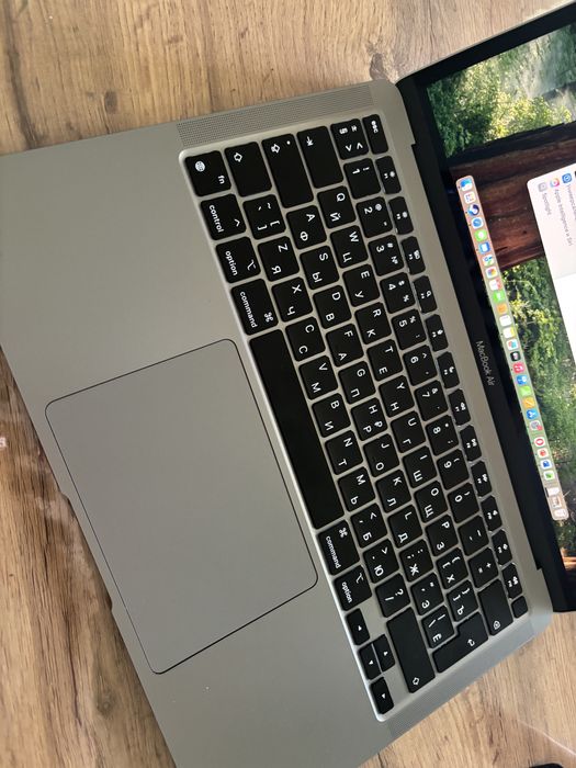 MacBook Air M1 (2020)