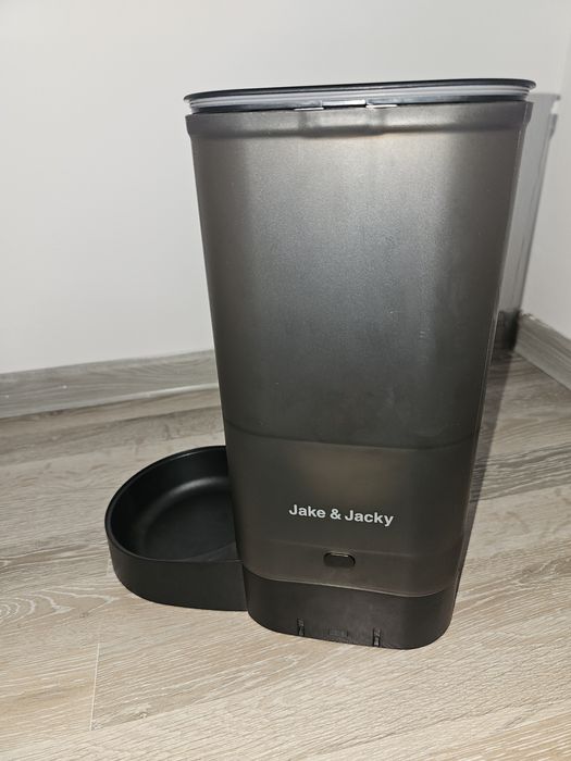 Hranitor automat smart