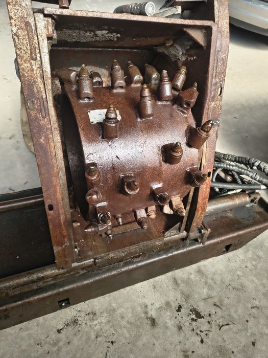Mini incarcator bobcat frontal cu fresa