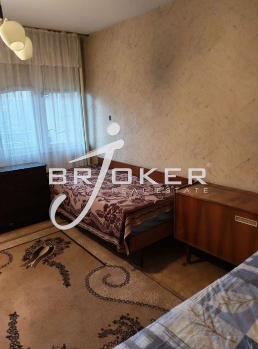 Дава се под наем Тристаен апартамент в Кърджали, Център - 91 кв.м за 260 € - Снимка #4