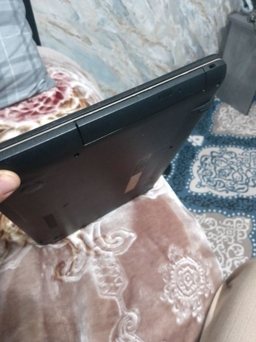 Noutbook asus core i3, 1trb, ssd240