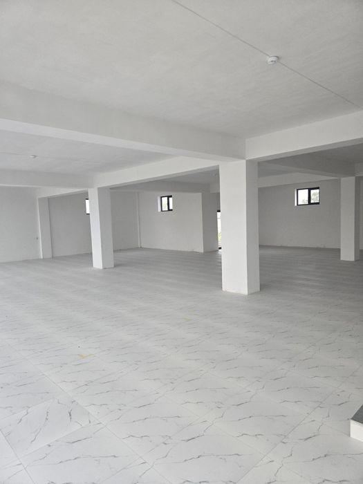 3 qavatli binoning 2-3 qavatlari ijaraga beriladi