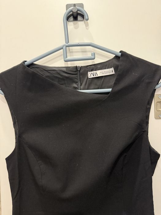 Платье черное приталеное ZARA