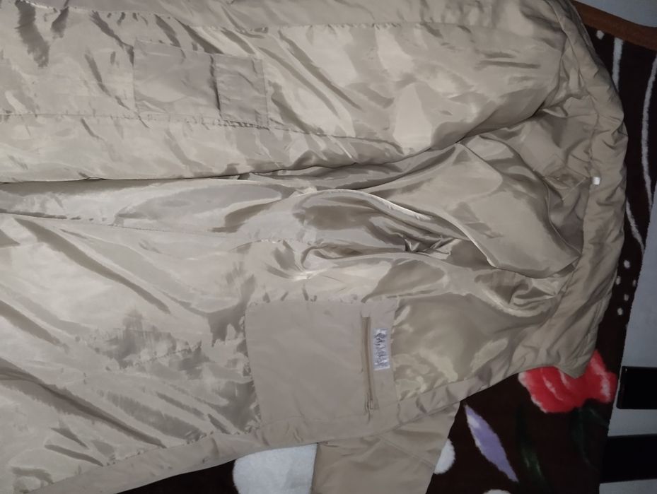 Продам куртку демисезонную