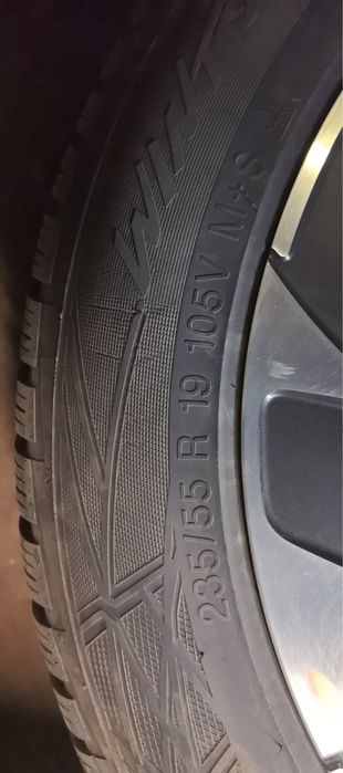 Комплект зимни гуми с оригинални джанти 19 цола за VW ID4  и VW ID5