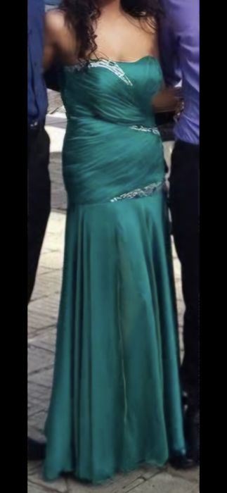 Бална рокля в зелен цвят