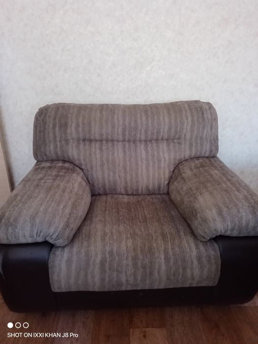 Отдам за спасибо диван и кресла