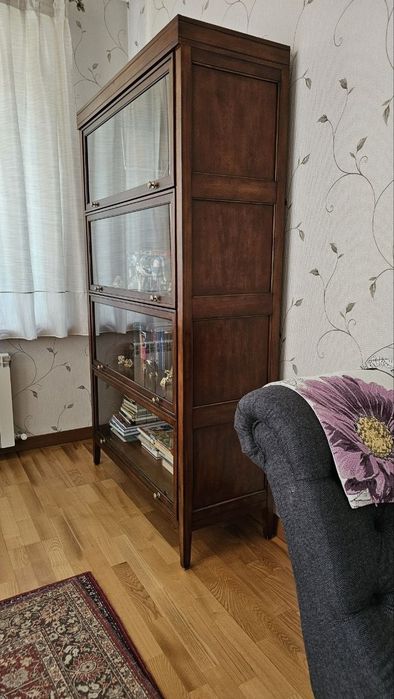 Продаётся книжный шкаф-купе