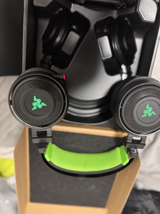 Слушалки Razer Nari Ultimate Hypersense