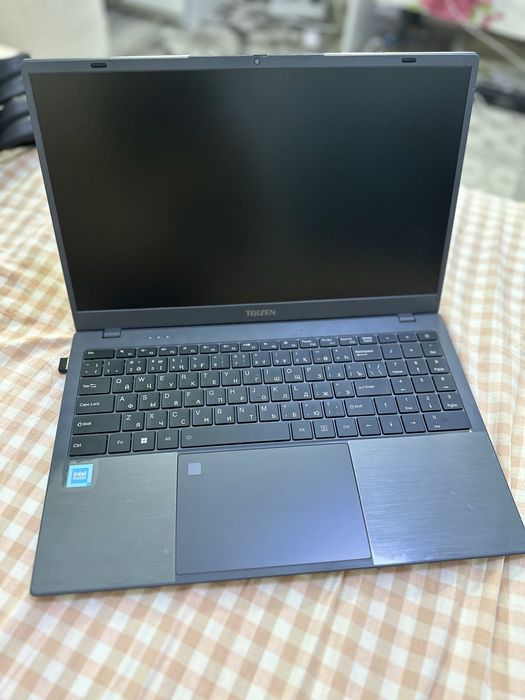 Продам ноутбук  в отличном состояний