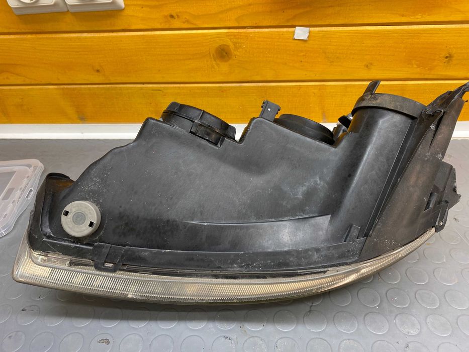 Фар ляв Опел Корса Ц 2001 / Opel Corsa C 2001 (F68}