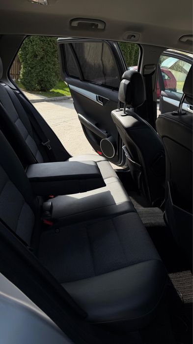 Mercedes C220 CDI W204 Break Automat Navi CarPlay Încălzire Scaune