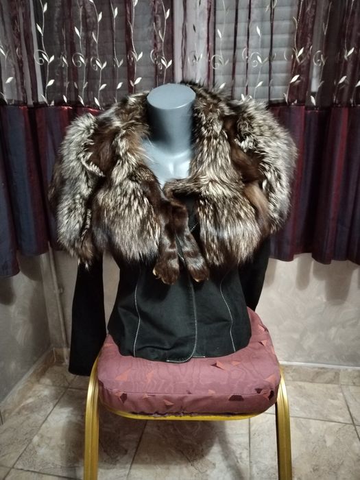 Дамски елеци от  лисица , яка от естесвен косъм  нови