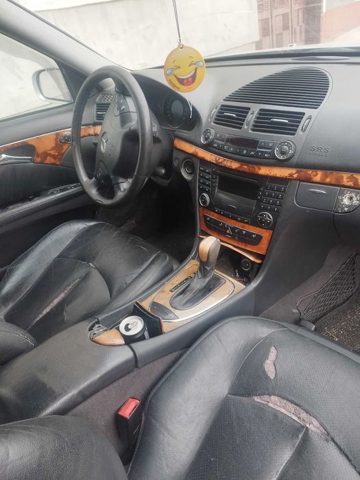 Vând Mercedes 220