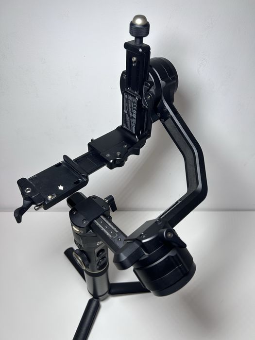 Vand - Zhiyun CRANE 2S , stabilizator