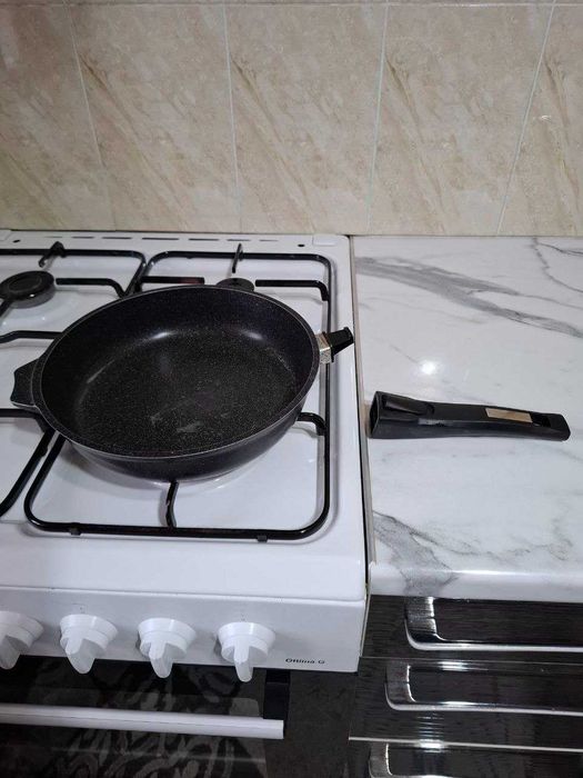 Продам  сковородку в отличном  состоянии, производство Россия