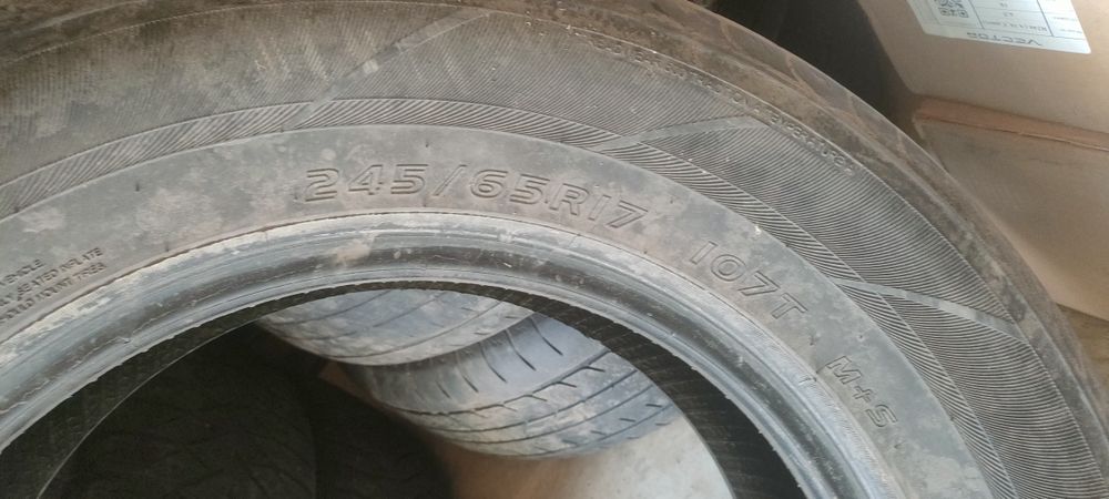 Продам летнюю резина 6 шт. 245/65/17.