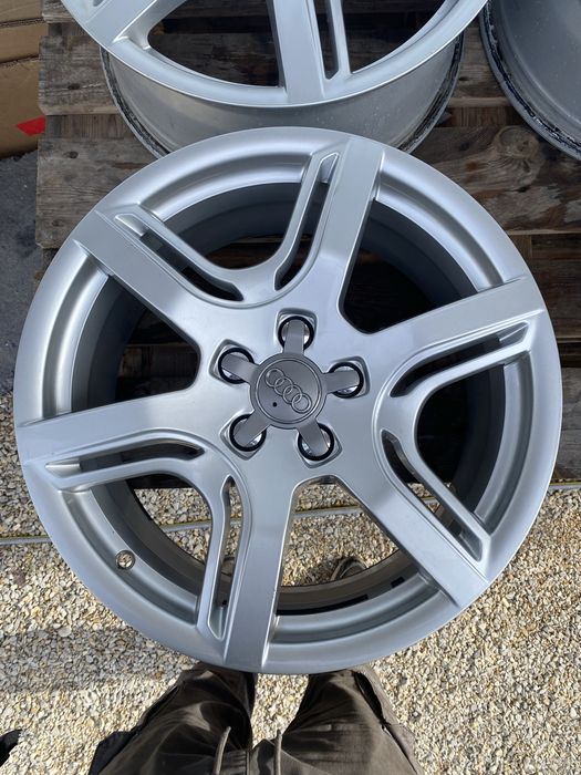 18 цола 5 х 112 мм Ауди , Audi Q 5 , Q 3 , A 6 , A 4 , A 3