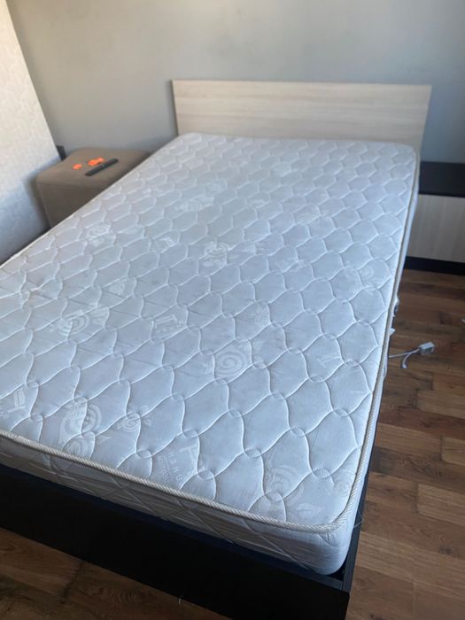 Спалня легло с матрак