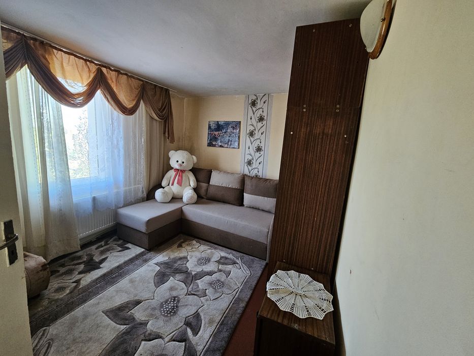 Двуетажна къща в с. Победа