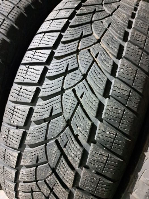4 anvelope iarnă 235 60 r17 Goodyear