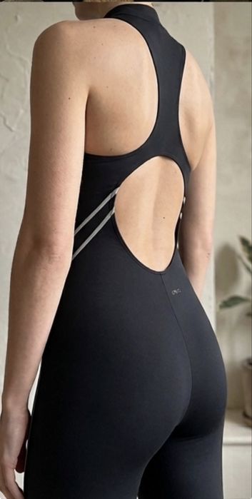Salopetă sport modelatoare Oysho Compressive cu fermoar – Mărimea L (se potrivește M)