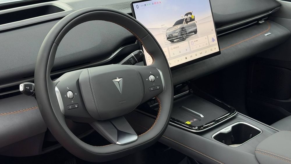 ChangAn Deepal s05. 2026 yil. Gibrid