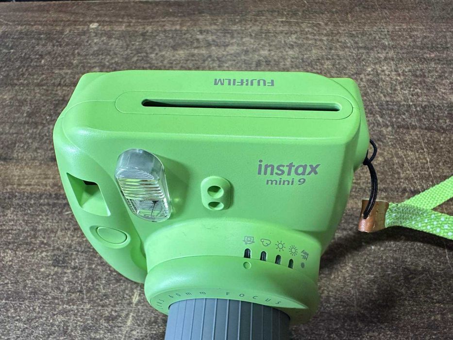 Fujifilm Instax Mini 9 – фотоапарат за моментни снимки