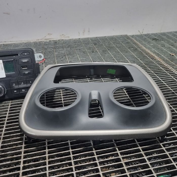 Cd player Dacia Sandero 2 2012 - 2016 (1424) 281155216R