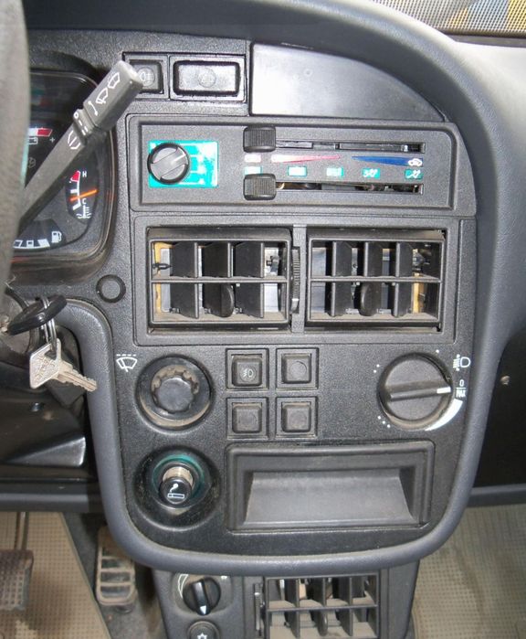 DACIA 1305Ri 1.6i A/C 25.900km Furgon
