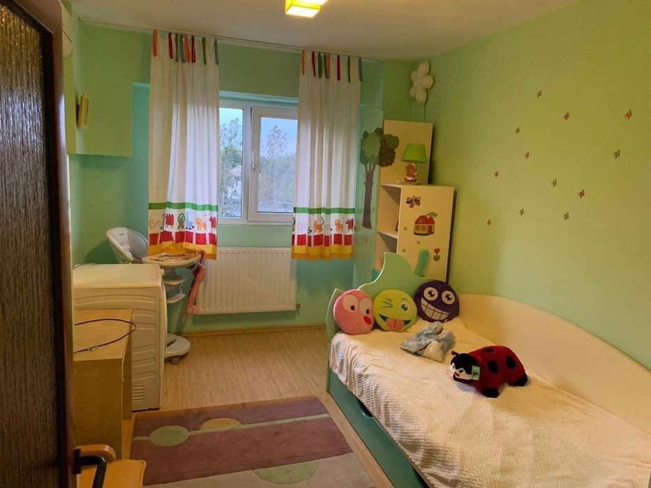 Apartament 3 camere de inchiriat