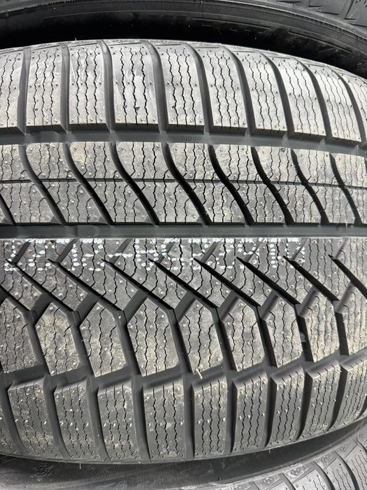 275/40 R19 +245/45 R19 WESTLAKE WINTER anvelope noi / Montaj inclus