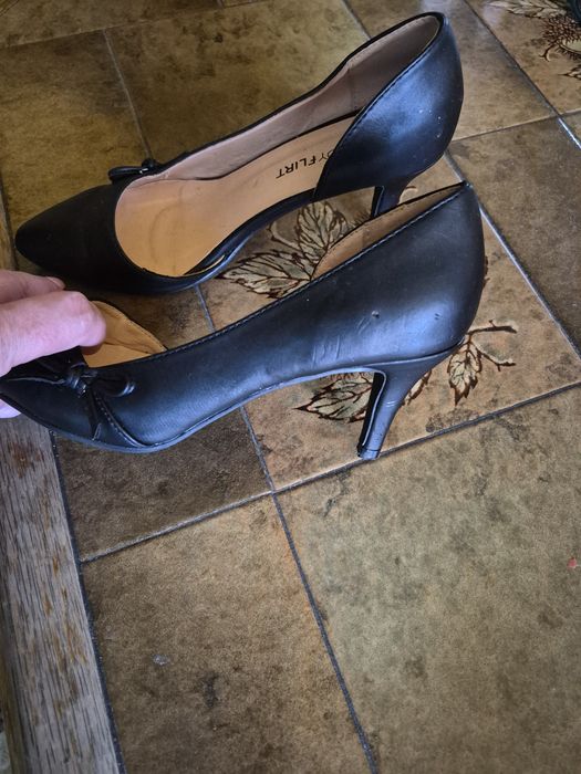 Pantofi din piele naturala