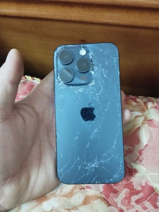 Айфон 15 про,128гб разбита задняя стекло и экран,экран поставил китайс