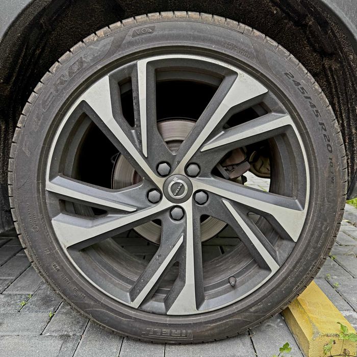 Jante Volvo R20 Original, Pirelli P Zero 245/45 (2024) XC40 XC60 XC90