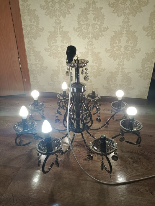 Люстра рабочая красивая