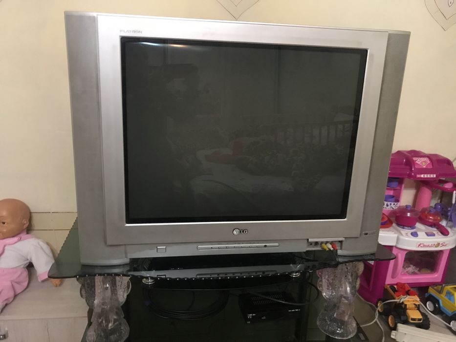 LG телевизор